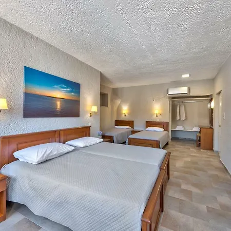 Halaris Hotel 2*