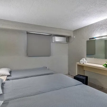 Halaris Hotel 2*