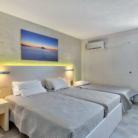 Hotel Halaris 2*