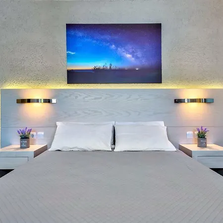 Halaris Hotel