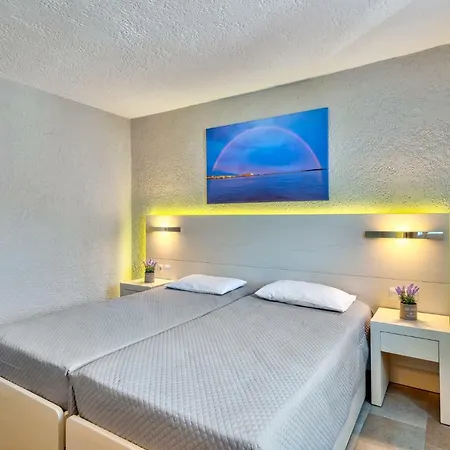 Halaris Otel Ermoupoli