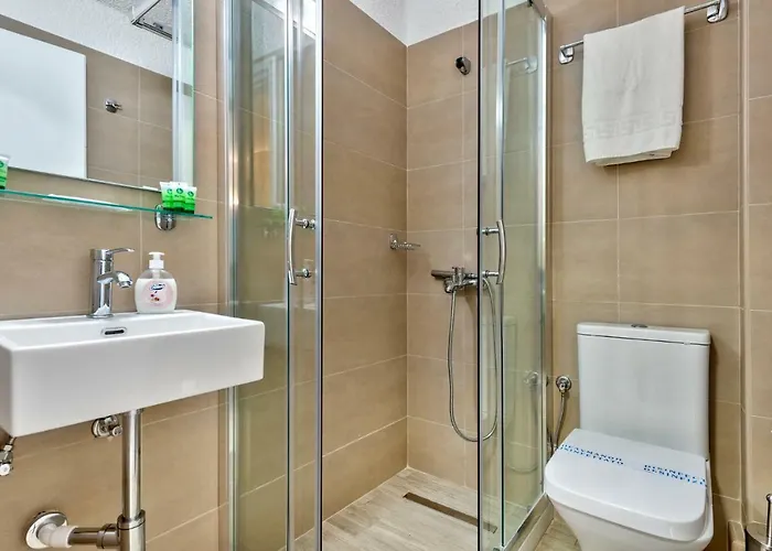 酒店 Halaris 埃尔莫波利斯